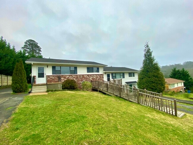 Building Photo - 9 Coburn Dr