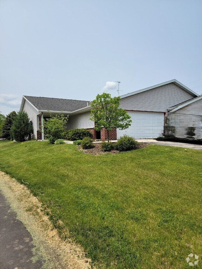 Apartments For Rent in Plymouth WI with Hardwood Floors 1 Rentals