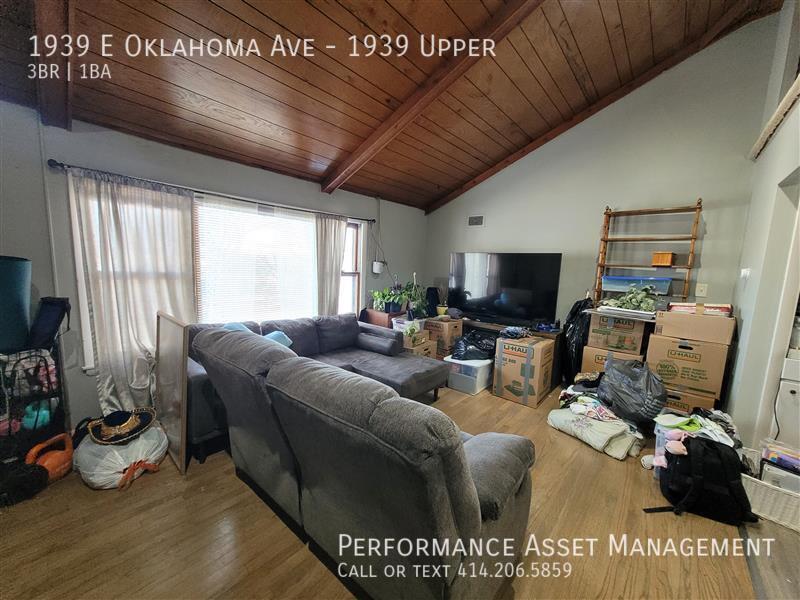 Primary Photo - Bright 3-Bed Upper Unit with High Ceilings...