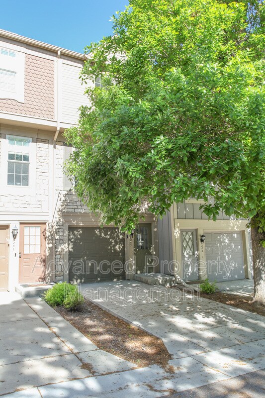 8205 S Fillmore Cir, Centennial, CO 80122 Townhome Rentals in Centennial CO