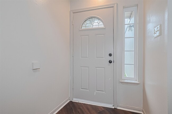 Photo - 1940 E Allegro St House