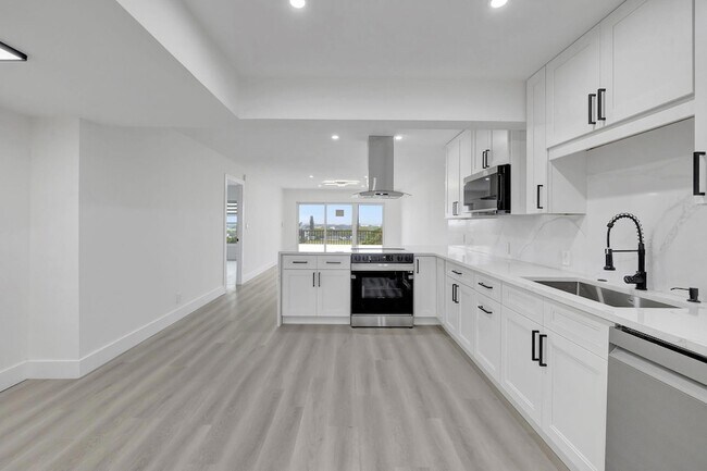 Foto del edificio - 3050 N Palm Aire Dr