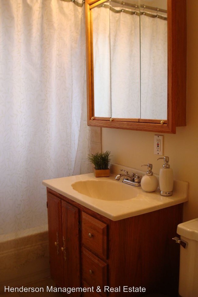 Foto del edificio - 2 br, 1 bath House - 650 Madison Ave.