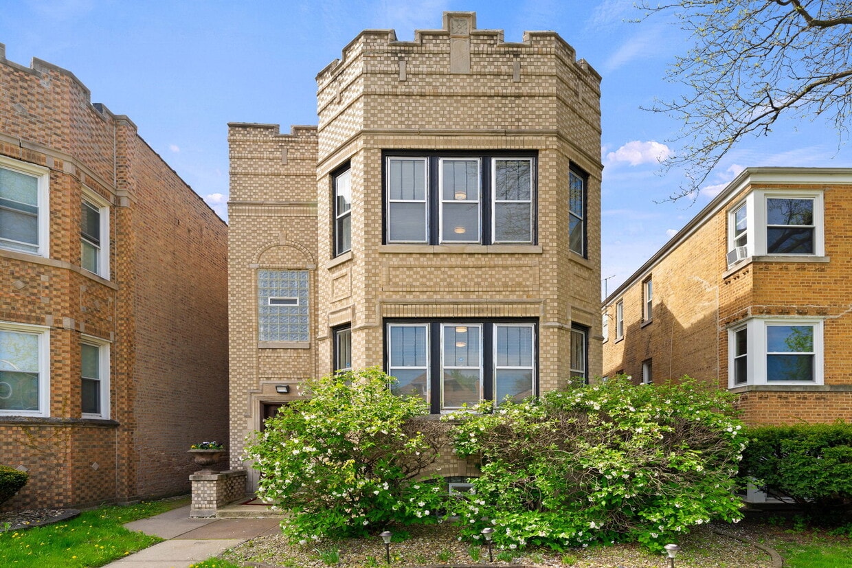 Primary Photo - 1639 E 86th Pl