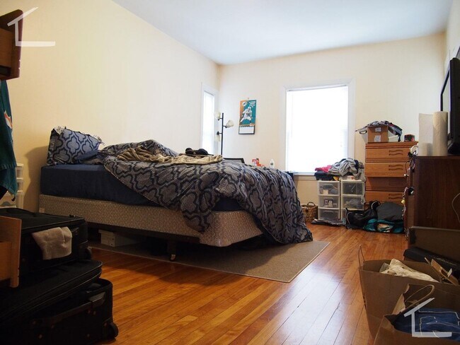 Photo - Don't miss out on this rare pricing 3 bed in Brighton.... April or May Move in!! House