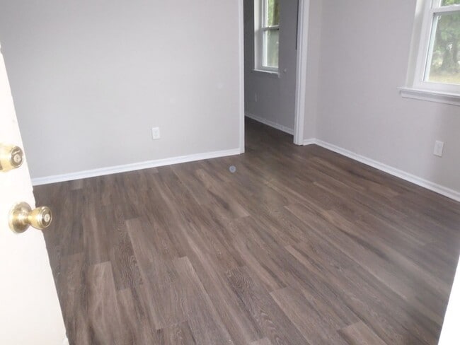 Building Photo - 2507 Staten Ave