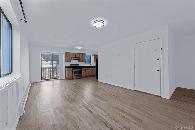 Building Photo - 214-16 40th Ave