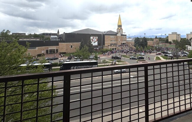 Foto del edificio - 2225 Buchtel Blvd S