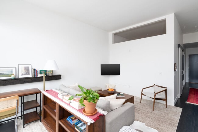 Building Photo - 550 W Juneau Ave