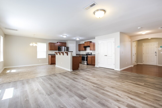 Building Photo - 117 Ashmore Dr