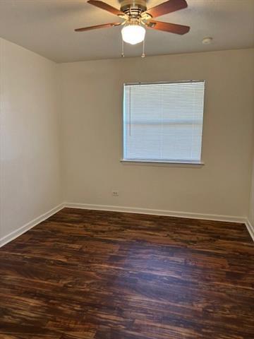 Building Photo - 3200 Lake Como Dr