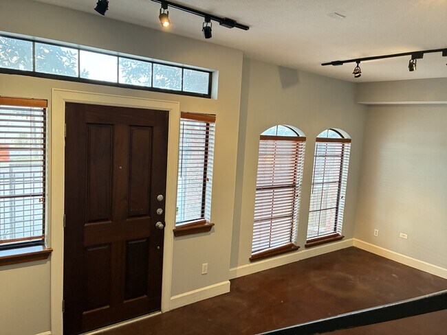 Foto del edificio - 1000 Columbus St