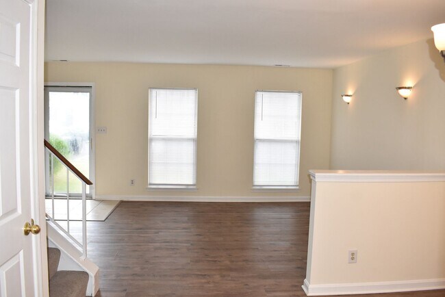 Building Photo - A Great Fairview Commons Townhome!