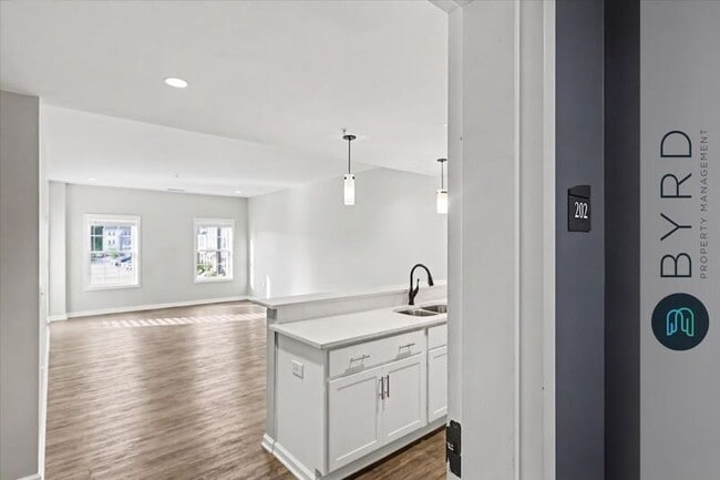 Building Photo - 1420 Ewing Pk Lp