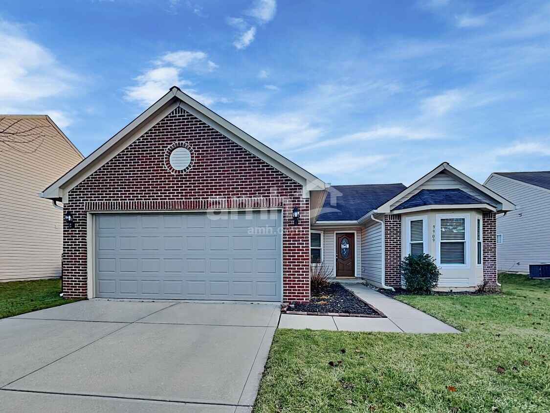 9909 Lakefield Lane House Rental in Avon, IN