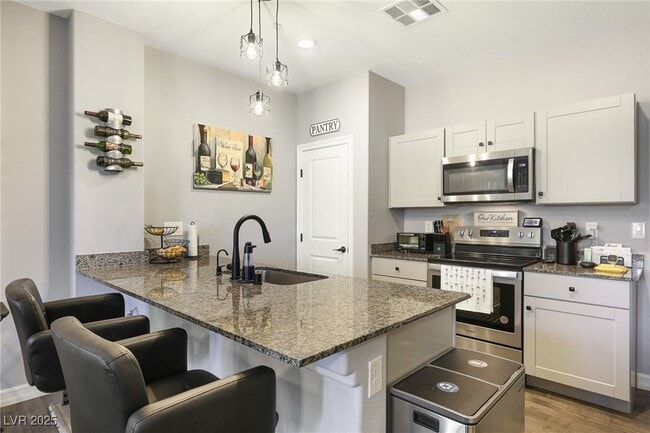 Building Photo - 4202 Lunar Cyn Ave
