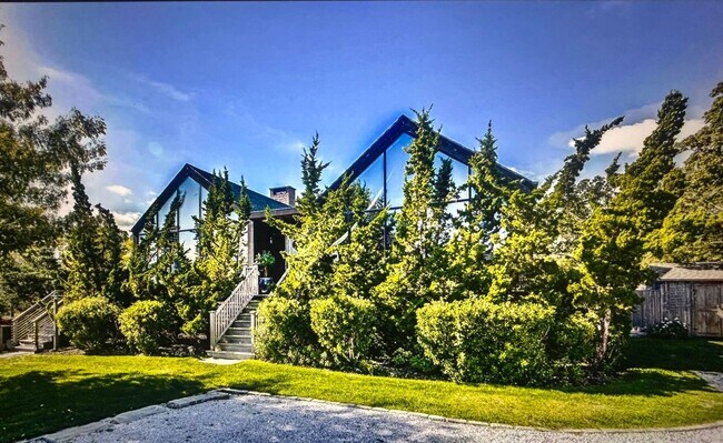 Foto del edificio - 8 Chequit Ave