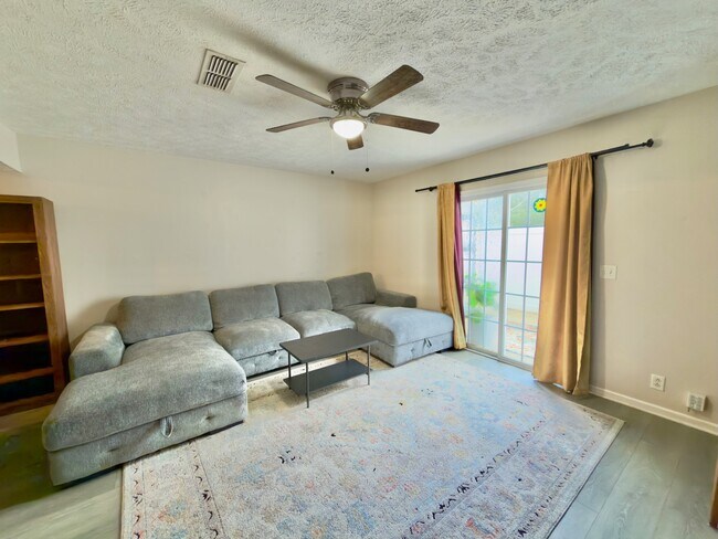 Photo - 1307 Amsterdam Ct Townhome