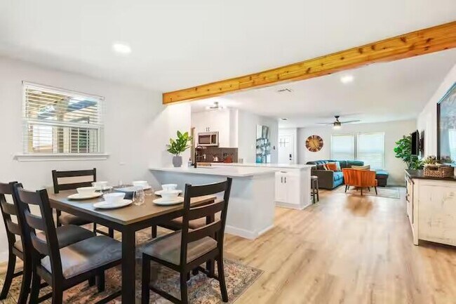 Foto del edificio - 2310 Dove Springs Dr