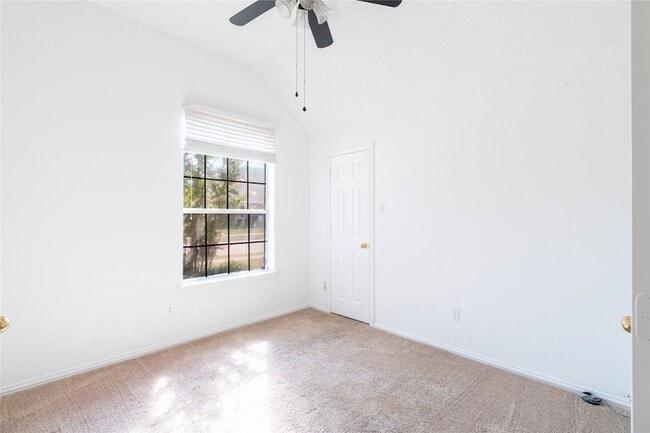 Building Photo - 904 Westminister Ave