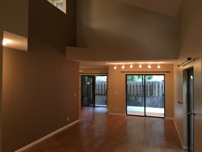 Foto del edificio - 9814 Watermill Cir