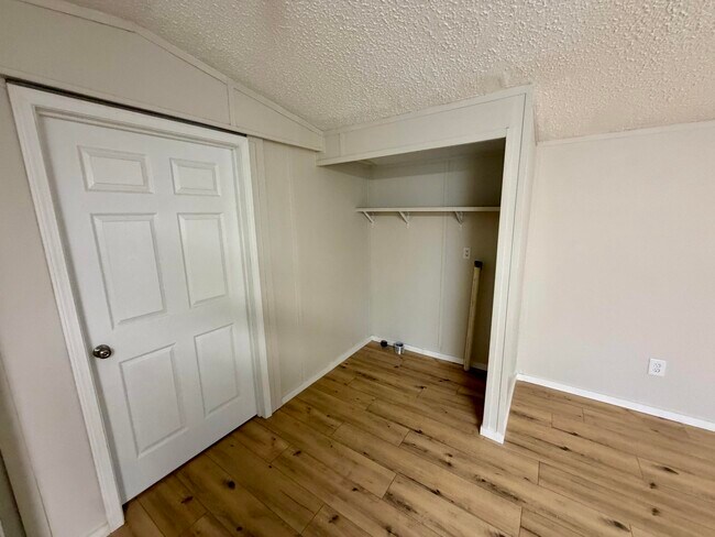 Foto del edificio - 489 Cumberland Dr