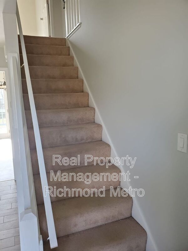 Building Photo - 8105 Tillers Ridge Terrace