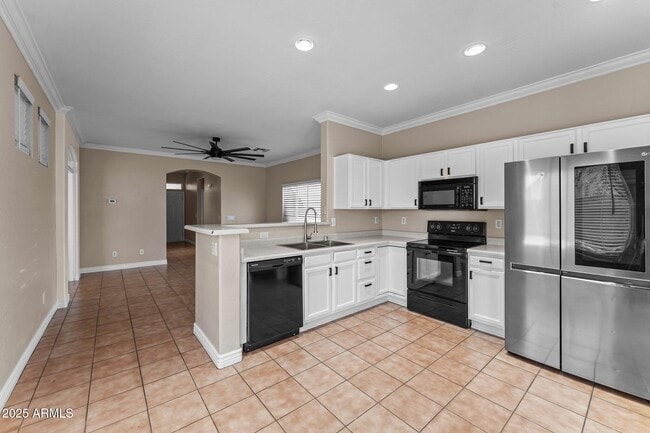 Building Photo - 5134 W Shaw Butte Dr