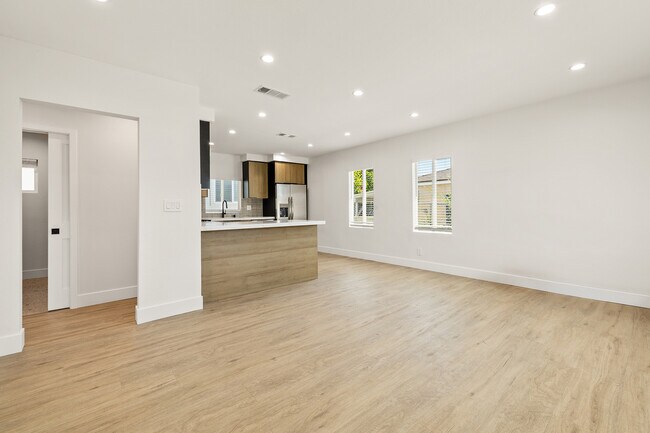 Foto del edificio - 7836 Claybeck Ave