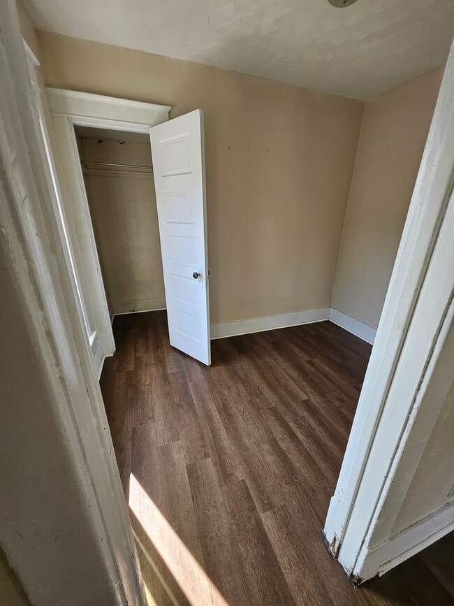 Foto del edificio - Upper 3 bedroom unit