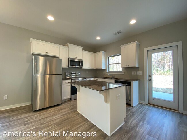 Foto del edificio - 4 br, 3 bath House - 7943 St. James Drive