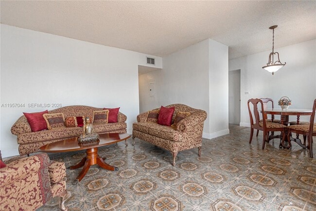 Building Photo - 4420 SW 114th Ct