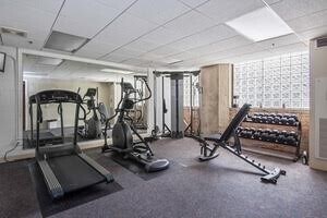Foto del edificio - 320 E 21st St