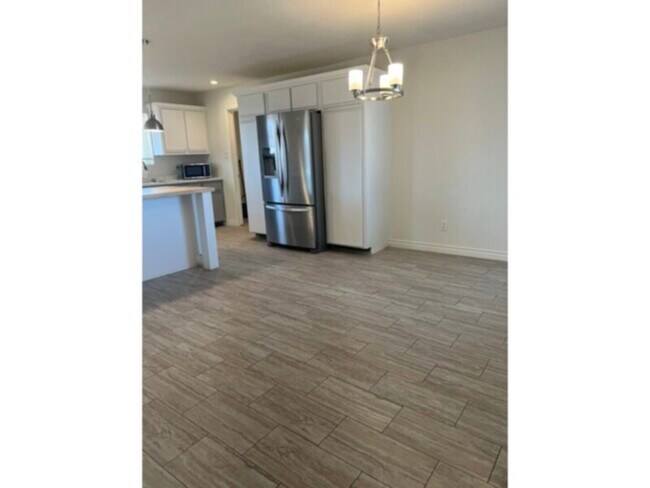 Foto del edificio - 3 bedroom 2 bathroom newly remodeled