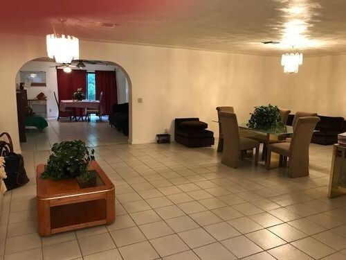 Foto del edificio - 11820 49th St N