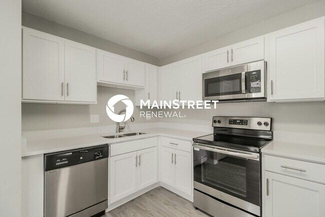 Building Photo - 2 Bedroom Pet-Friendly Home in Palm Bay, FL with Main Street Renewal