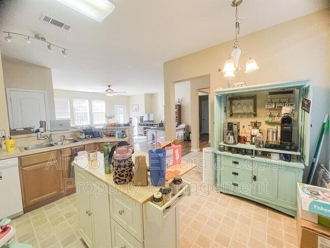 Building Photo - 304 Peoria Blvd