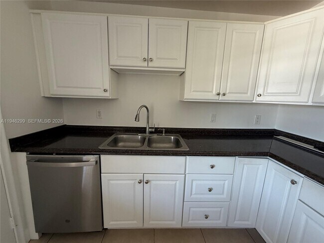 Building Photo - 8900 W Sample Rd