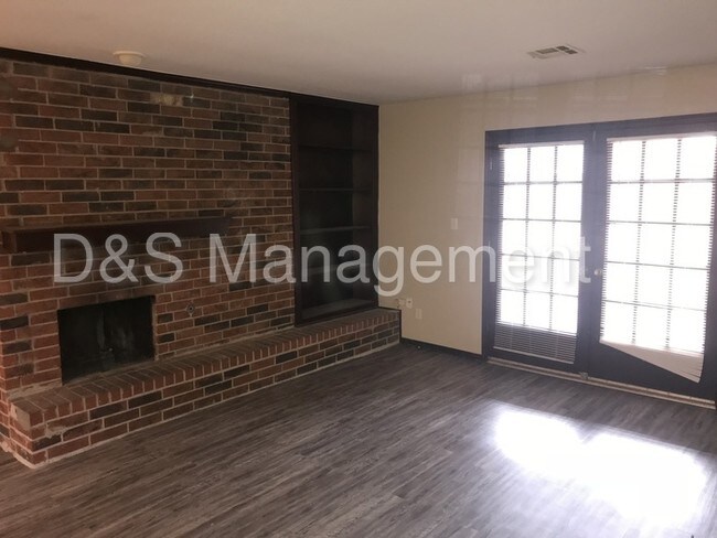 Building Photo - 9512 S Shartel Ave