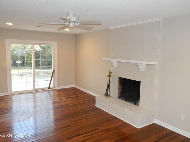 Building Photo - 210 Long John Silver Dr
