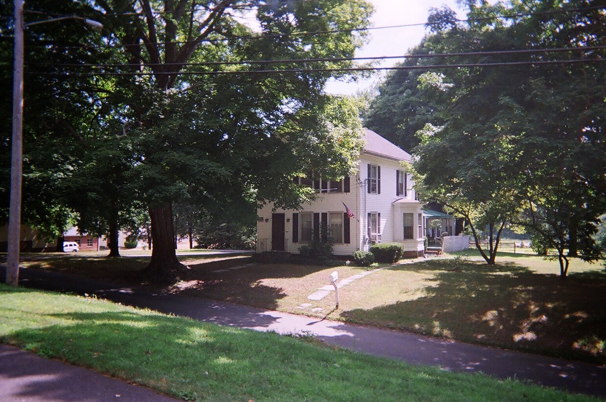 914 Millbrook Rd, Middletown, CT 06457 Apartments in Middletown, CT