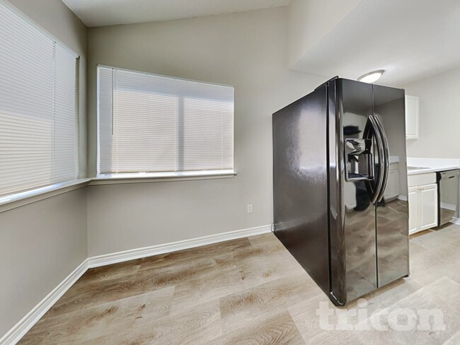 Foto del edificio - 2214 Townhall Ln