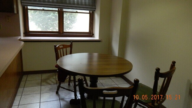 Foto del edificio - 710 Wood Valley Rd