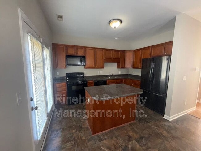 Building Photo - 222 Township Dr