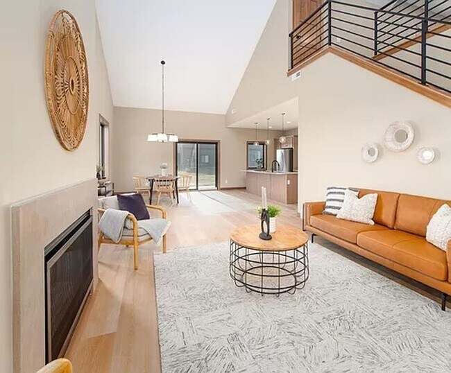 Foto del edificio - Stunning 4 Bedroom Near Jefferson High Sch...