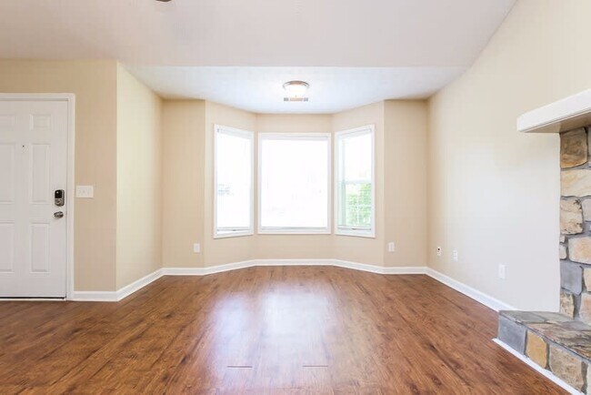 Foto del edificio - 727 Ridgeland Rd