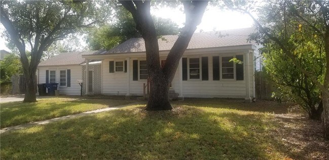 Building Photo - 461 Claremore St
