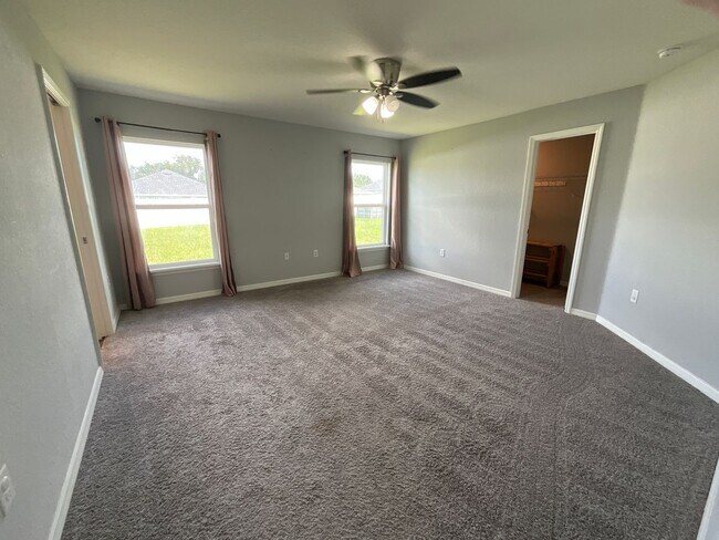 Building Photo - 5547 SE 91st Pl