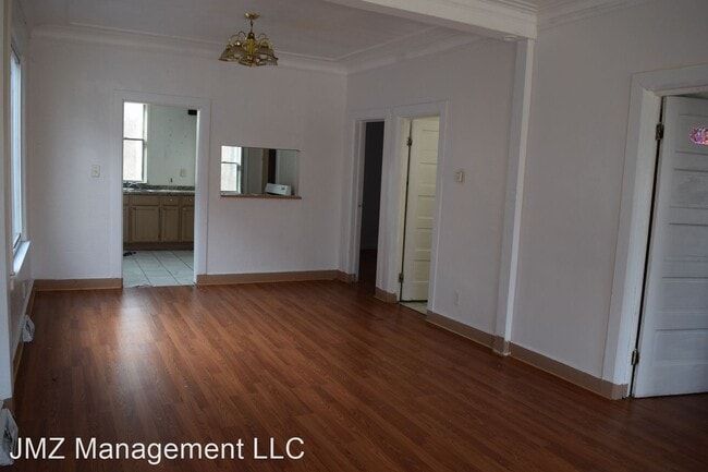 Building Photo - 3 br, 1 bath House - 13615 Justine St