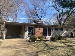 Building Photo - 865 Robinwood Dr